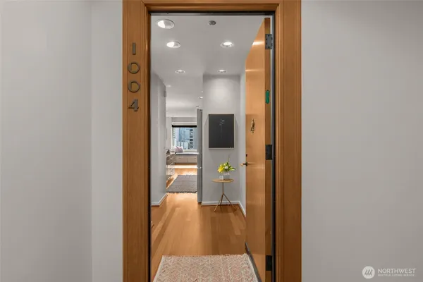 $899,000 | 2821 2nd Avenue, Unit 1004, Seattle, WA 98121