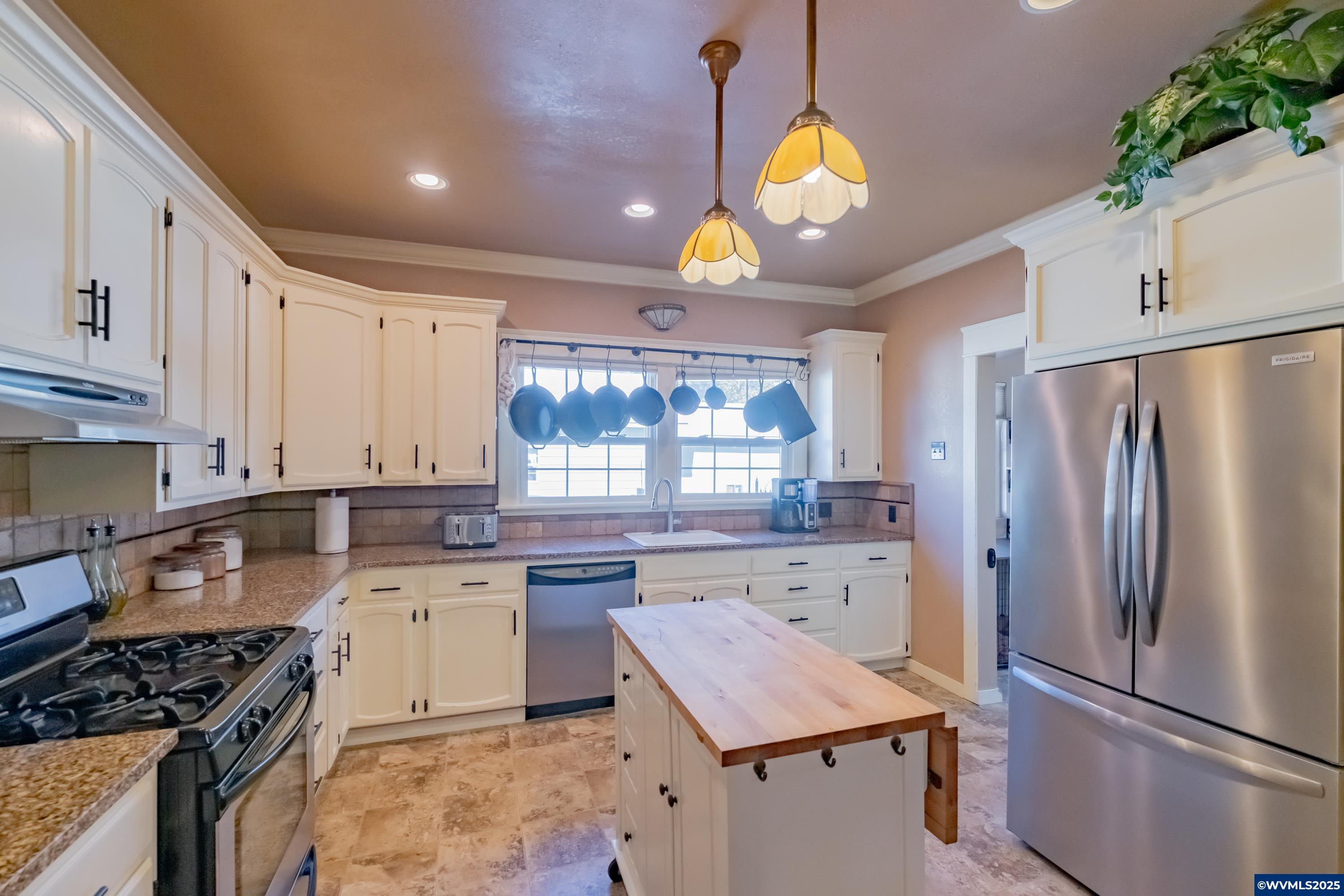 363 South Second Street Lebanon, OR 97355 - Photo 10 of 47