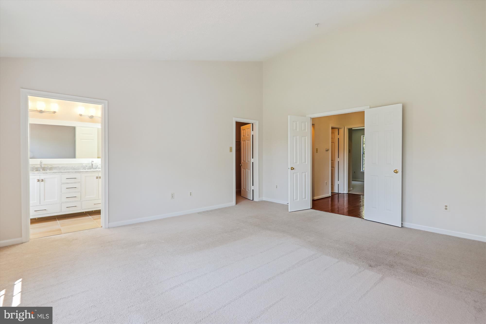 2606 Telluride Place Silver Spring, MD 20906 - Photo 14 of 32 Primary BR with ensuite bath
