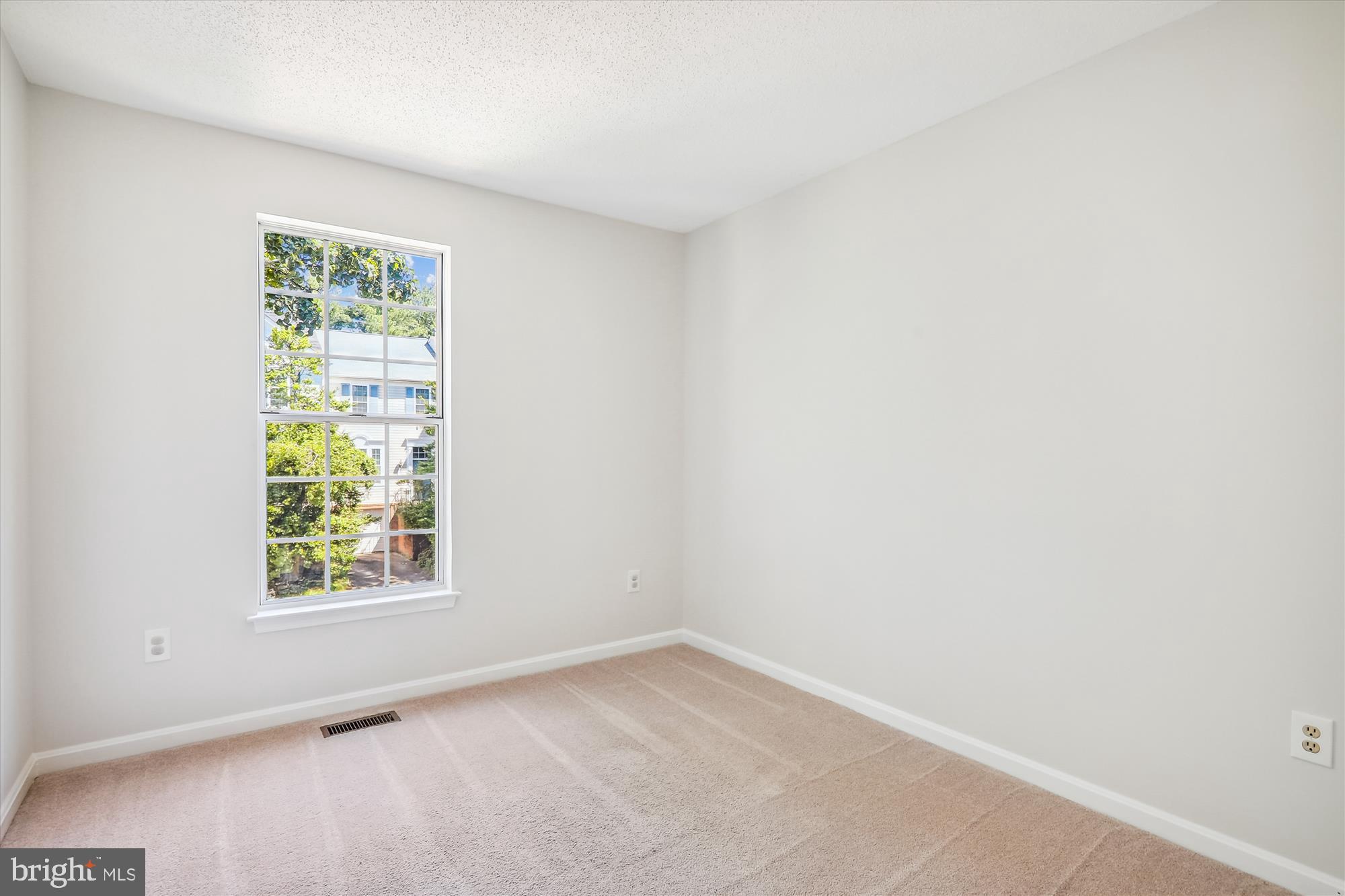 2606 Telluride Place Silver Spring, MD 20906 - Photo 20 of 32 3rd Bedroom-very good size!