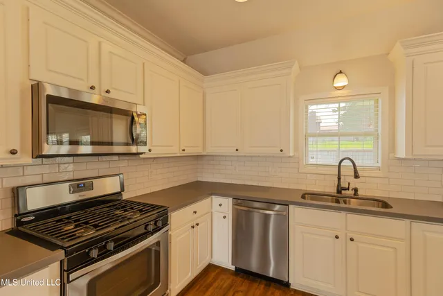 $2,299 | 169 Harvey Circle, Canton, MS 39046