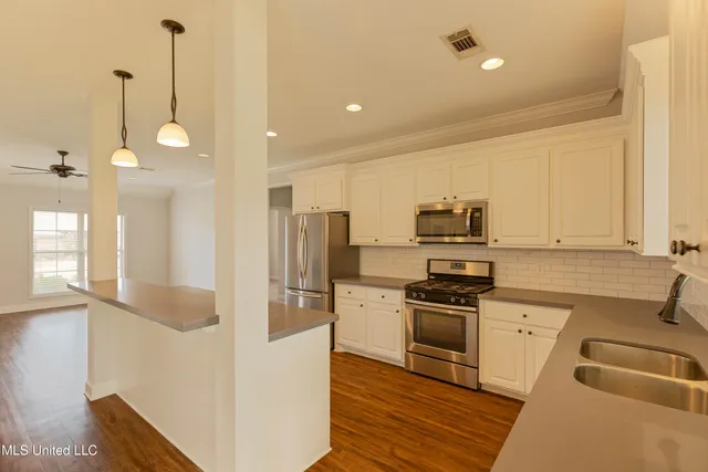 $2,299 | 169 Harvey Circle, Canton, MS 39046