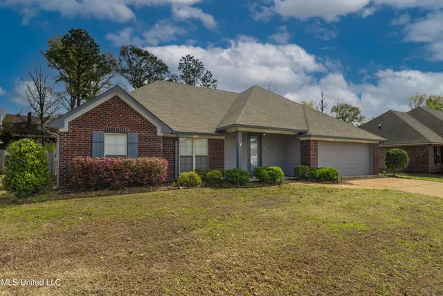 $2,350 | 169 Harvey Circle, Canton, MS 39046