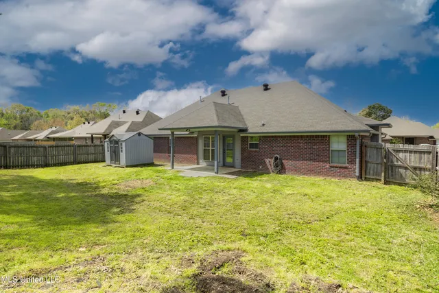 $2,350 | 169 Harvey Circle, Canton, MS 39046