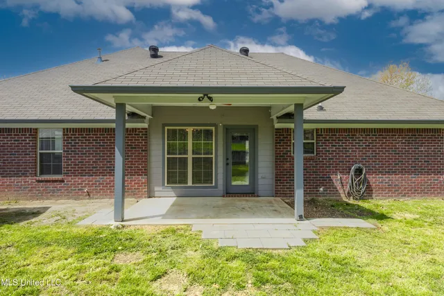 $2,350 | 169 Harvey Circle, Canton, MS 39046