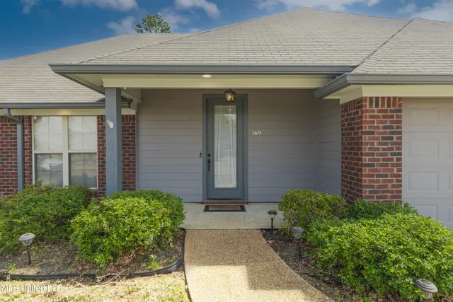 $2,350 | 169 Harvey Circle, Canton, MS 39046