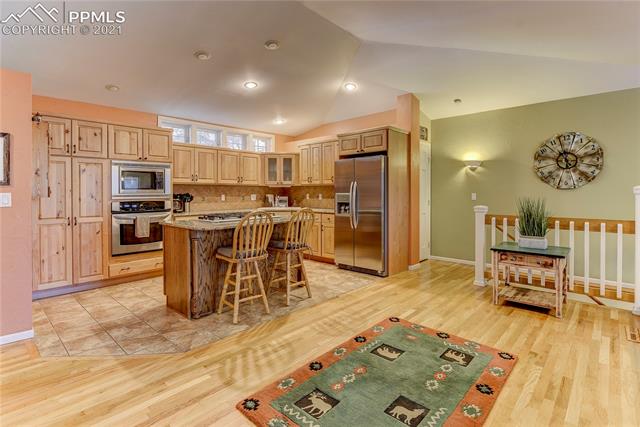 10204 Mountain Road Cascade, CO 80809 - Photo 6 of 37