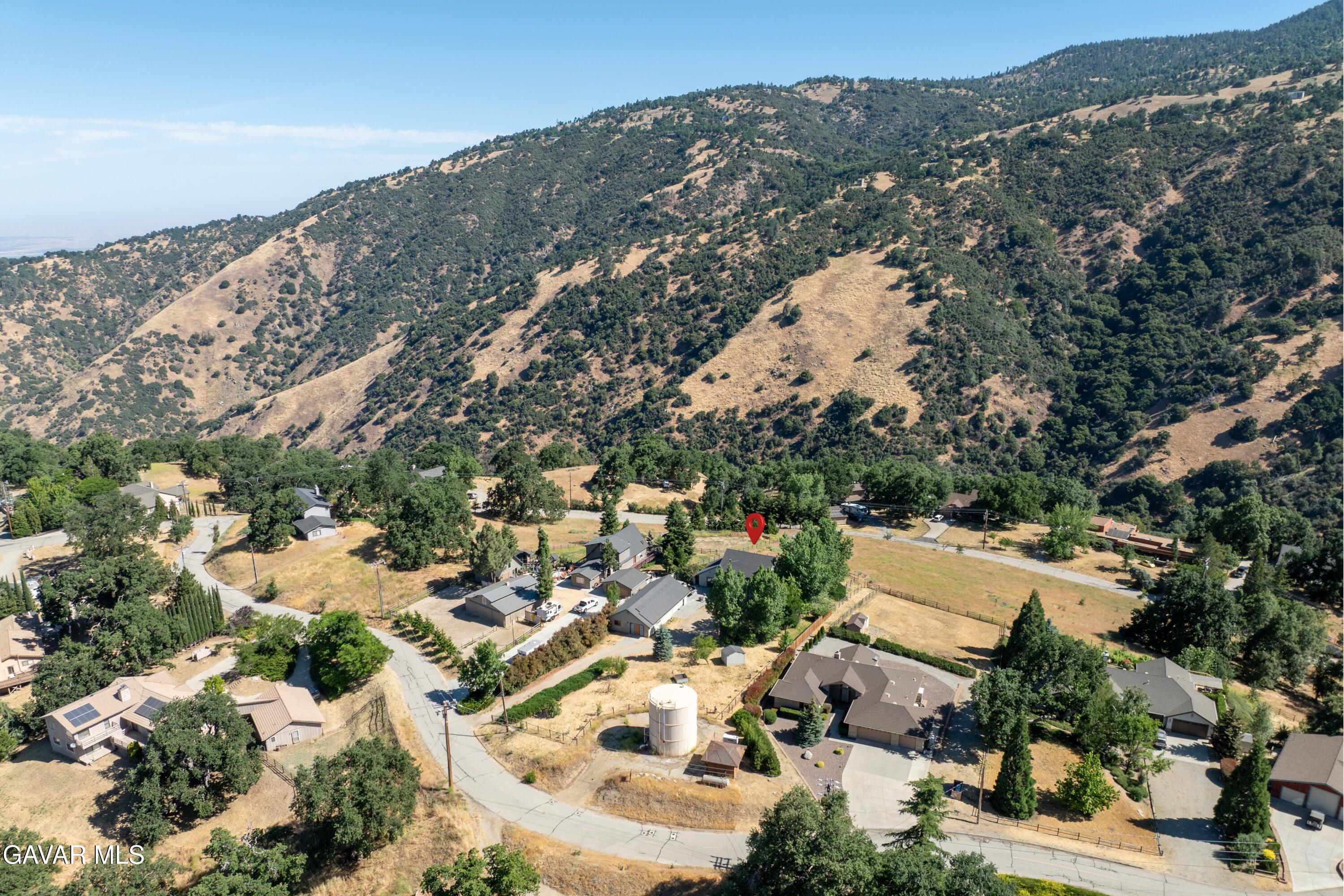 24750 Flatiron Court Tehachapi, CA 93561 - Photo 24 of 25 an aerial view of residential houses with outdoor space