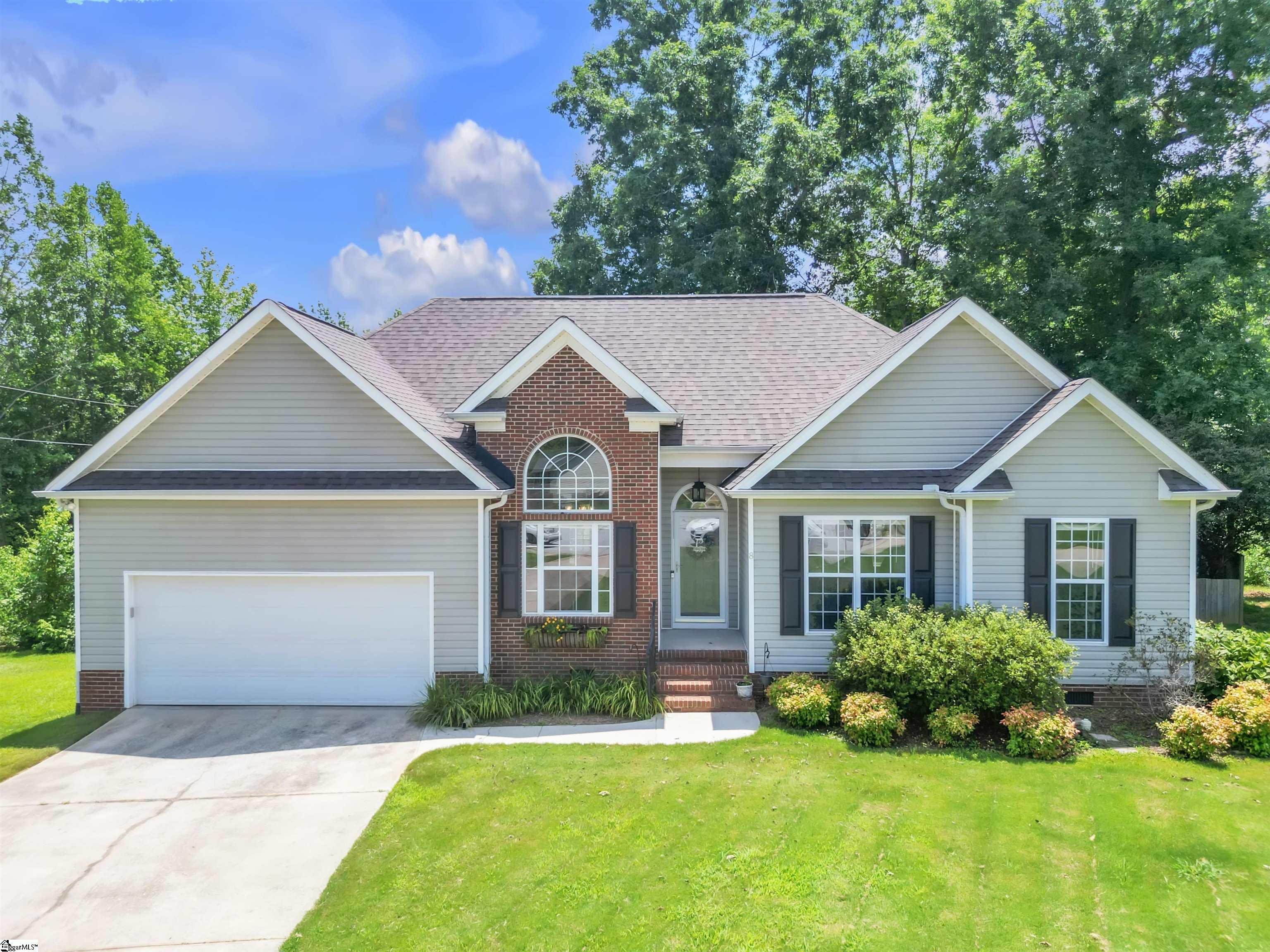 8 Manor Court Simpsonville, SC 29681 - Photo 1 of 18