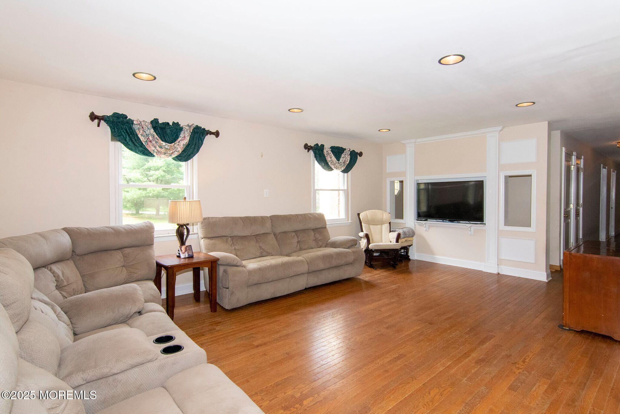 67 School Road Marlboro, NJ 07746 - Photo 7 of 42 6KKqLglQ