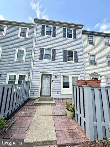 a view of a house with porch