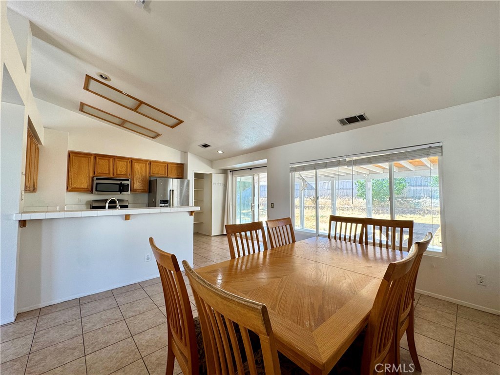 14351 Via Roca Victorville, CA 92392 - Photo 7 of 24 Gallery Image 7
