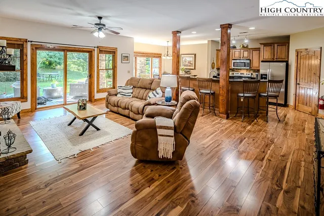 $484,000 | 135 D Wapiti Way, Unit 8D, Banner Elk, NC 28604