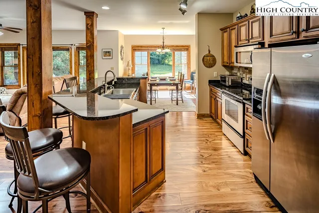 $484,000 | 135 D Wapiti Way, Unit 8D, Banner Elk, NC 28604