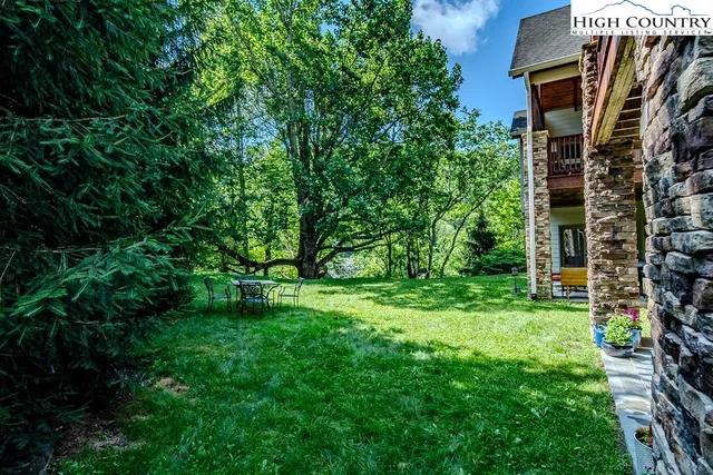 $484,000 | 135 D Wapiti Way, Unit 8D, Banner Elk, NC 28604