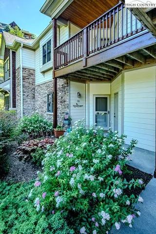 $484,000 | 135 D Wapiti Way, Unit 8D, Banner Elk, NC 28604