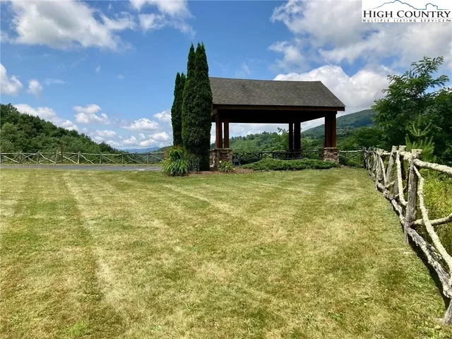 $484,000 | 135 D Wapiti Way, Unit 8D, Banner Elk, NC 28604