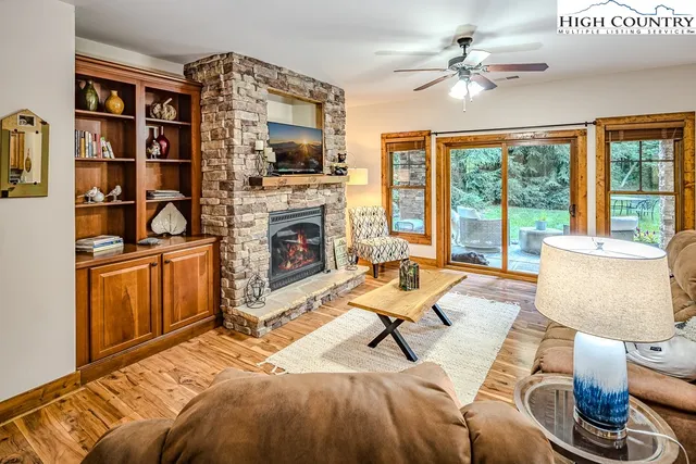 $484,000 | 135 D Wapiti Way, Unit 8D, Banner Elk, NC 28604