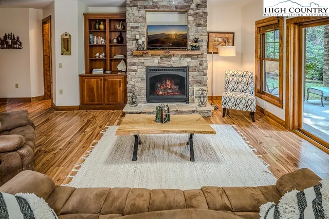 $484,000 | 135 D Wapiti Way, Unit 8D, Banner Elk, NC 28604