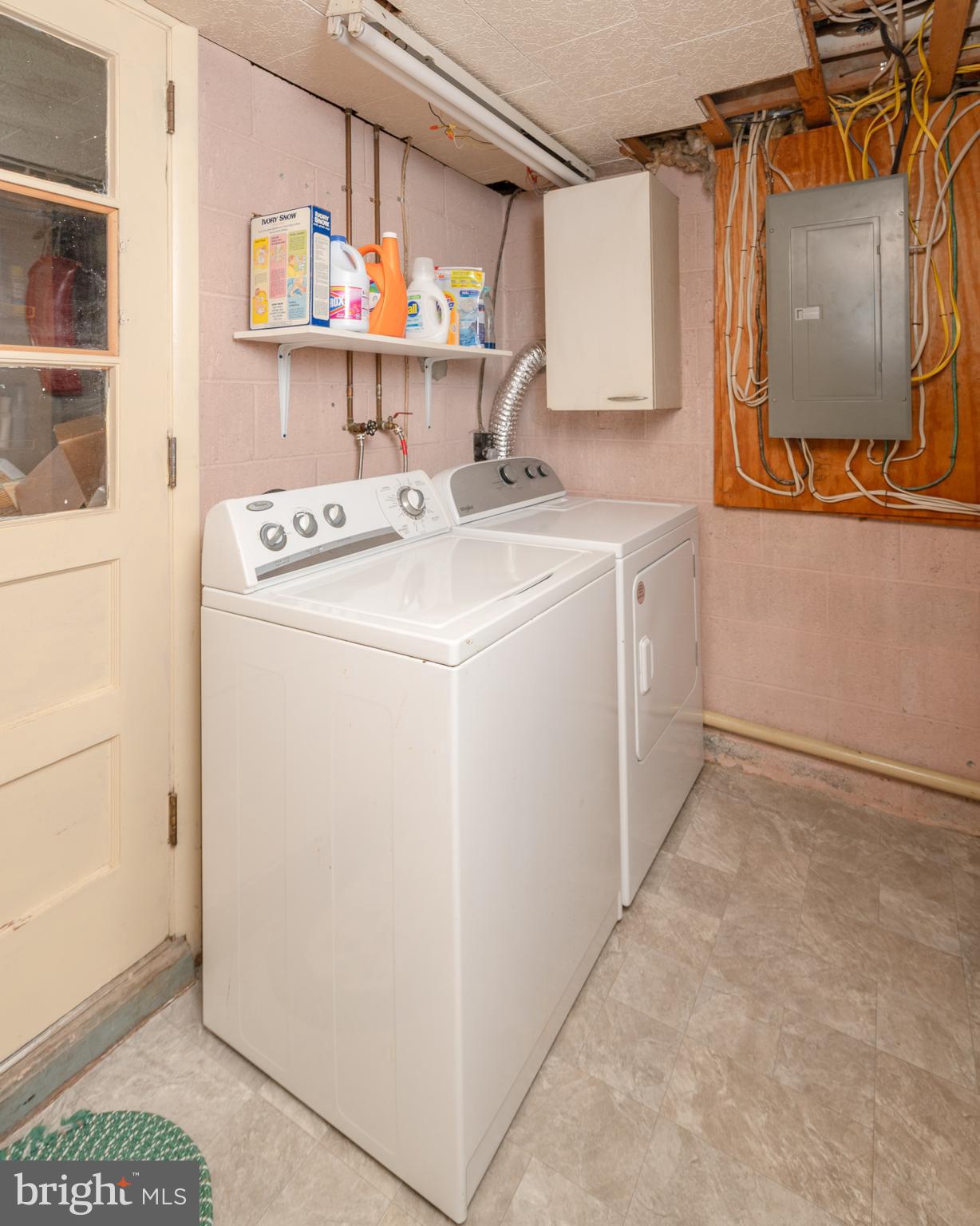 675 Gentry Drive Lancaster, PA 17603 - Photo 26 of 38 a utility room with dryer and washer