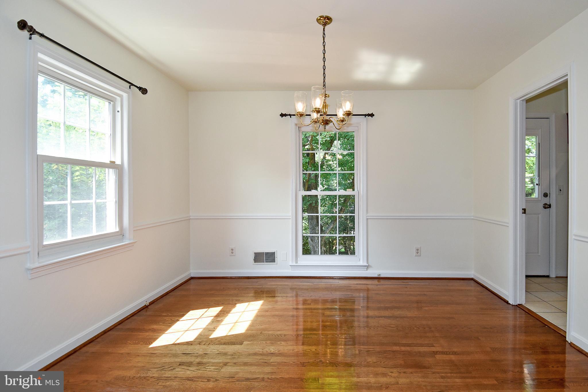 7513 Sebago Road Bethesda, MD 20817 - Photo 14 of 48 Dining room
