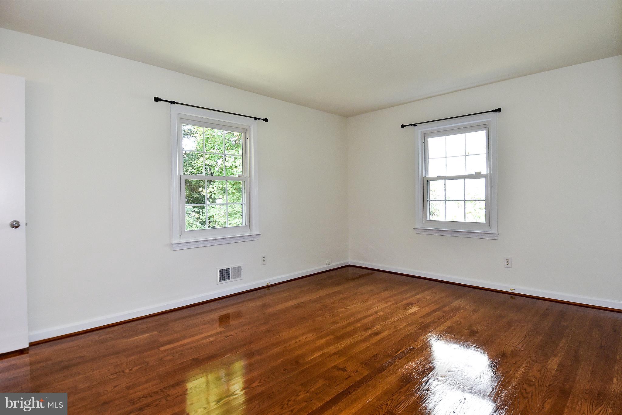 7513 Sebago Road Bethesda, MD 20817 - Photo 18 of 48 Primary bedroom