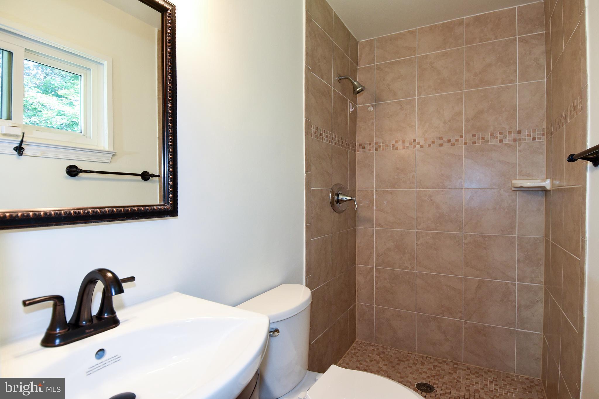 7513 Sebago Road Bethesda, MD 20817 - Photo 26 of 48 Hall bath 2