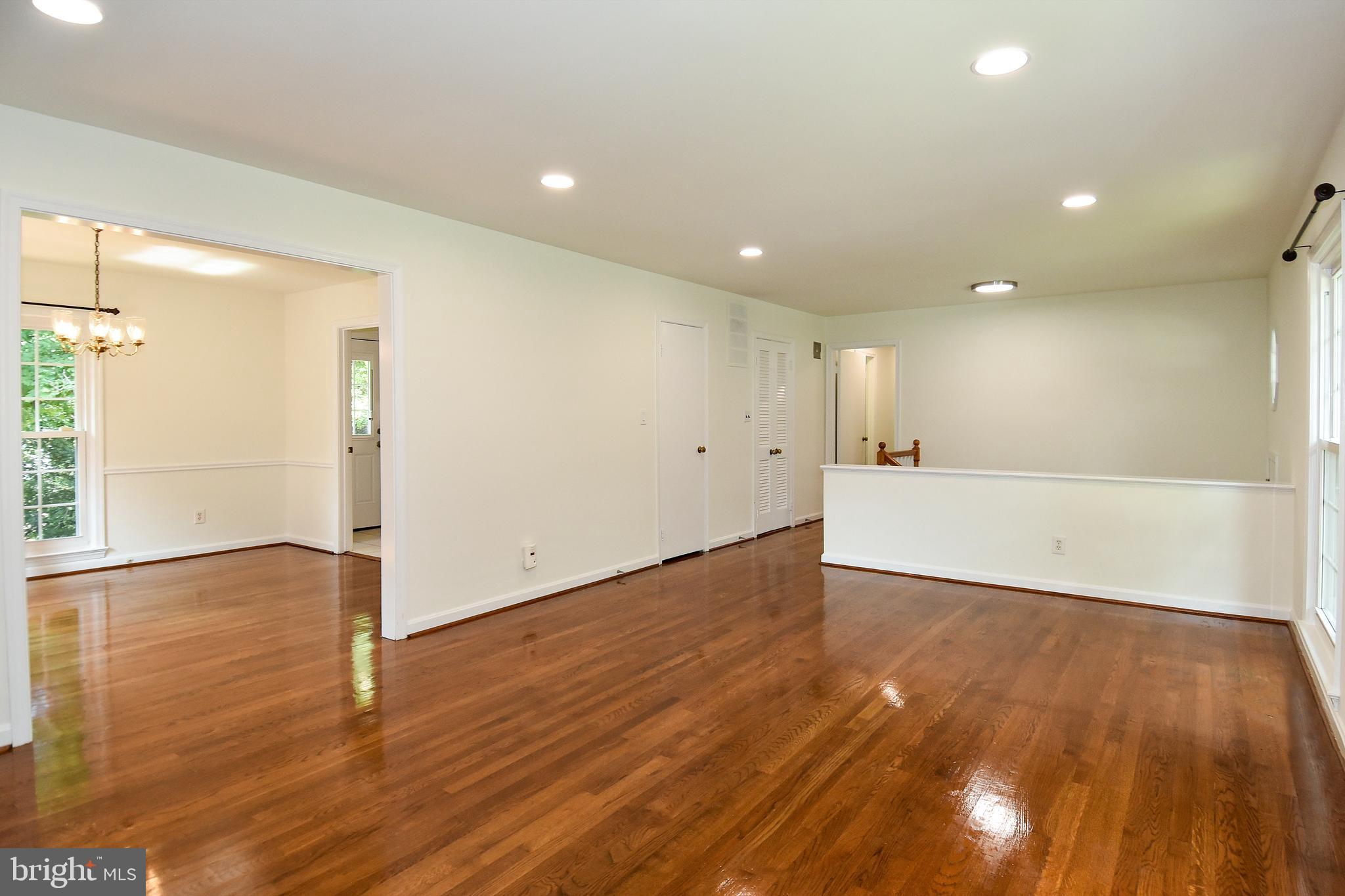 7513 Sebago Road Bethesda, MD 20817 - Photo 10 of 48 Living room