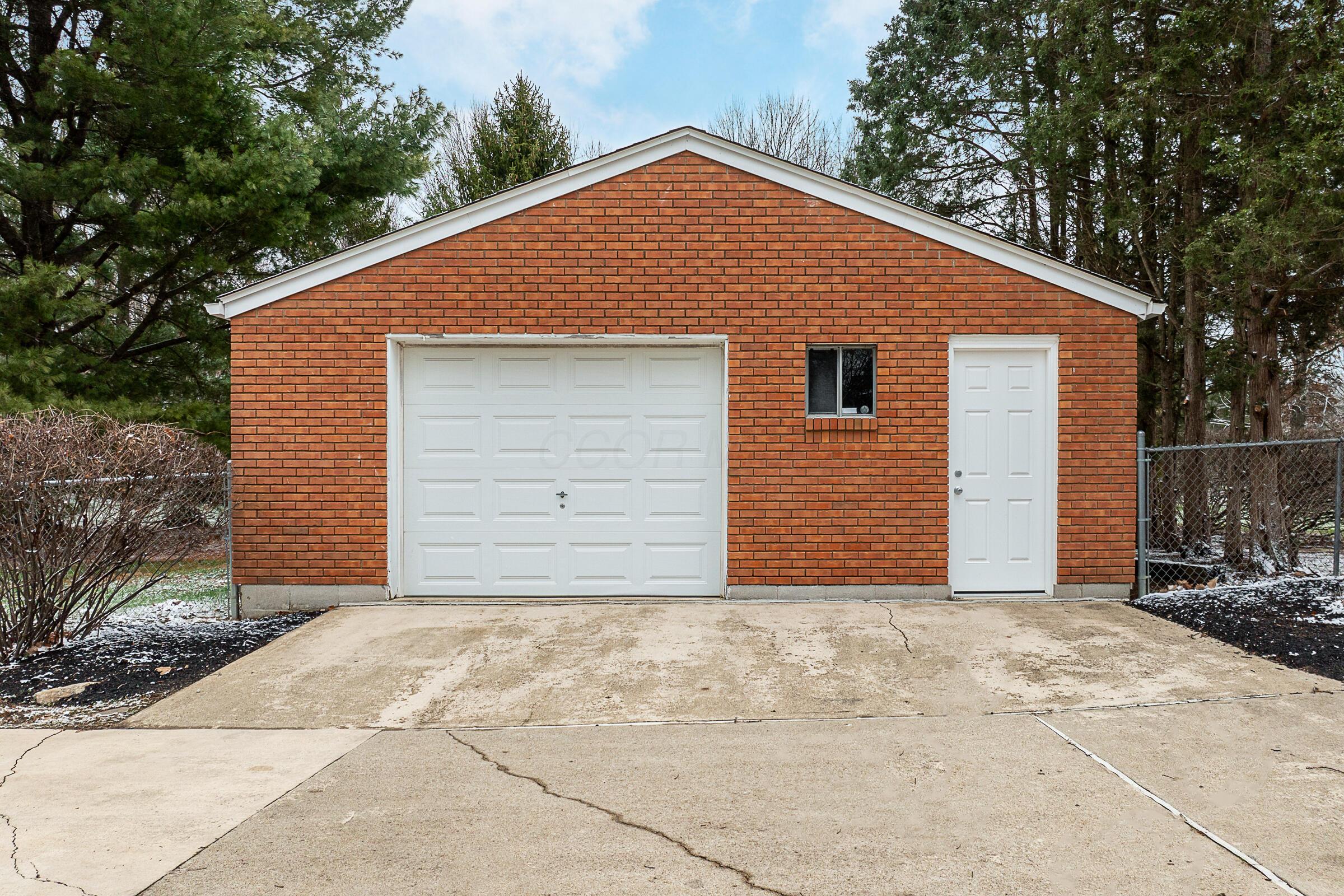 2210 Carriage Road Powell, OH 43065 - Photo 46 of 57 2210 Carriage Rd-8