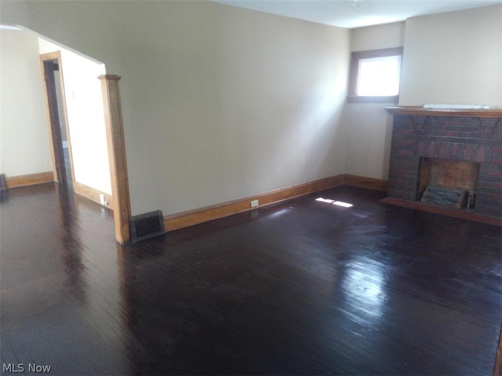 8002 Jameson Road Parma, OH 44129 - Photo 2 of 24