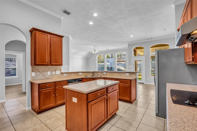 $425,000 | 2512 Wynden Meadow Lane, Conroe, TX 77304