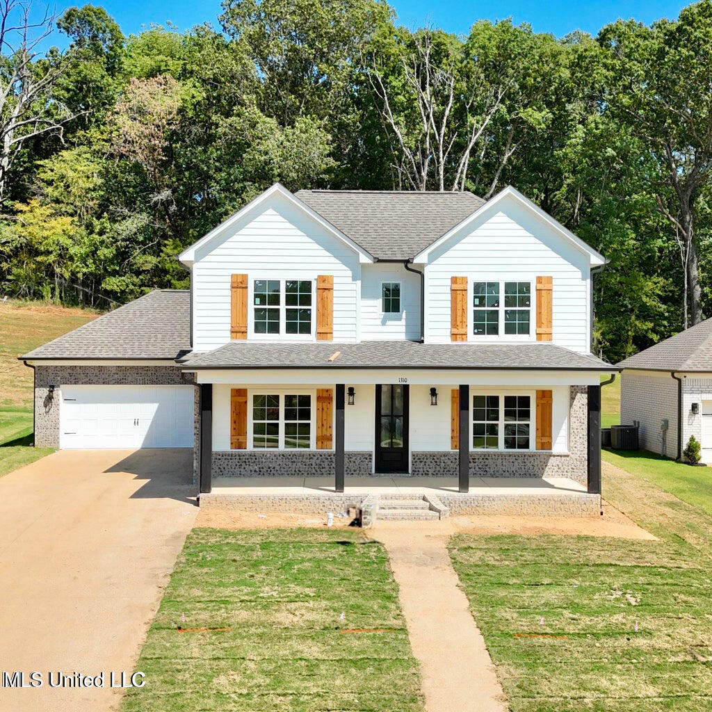 1401 Creekside Lane Hernando, MS 38632 - Photo 1 of 28 front