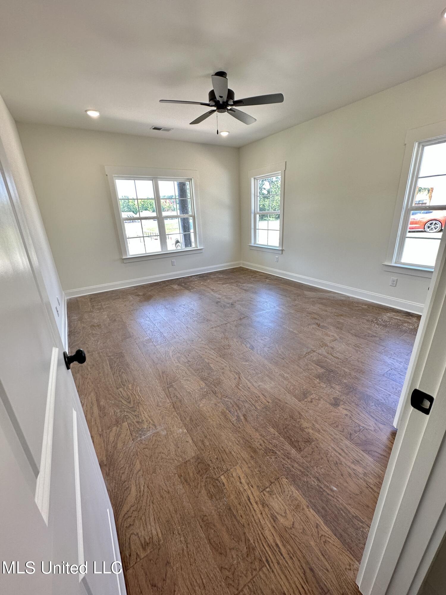 1401 Creekside Lane Hernando, MS 38632 - Photo 11 of 28 Primary bedroom