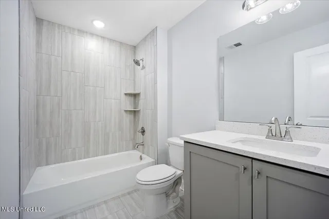 $423,900 | 1401 Creekside Lane, Hernando, MS 38632