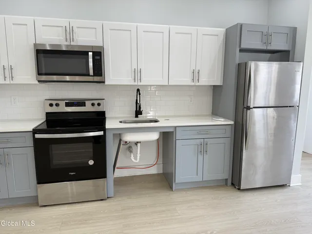 $1,650 | 5 Broadway, Unit 204, Troy, NY 12180