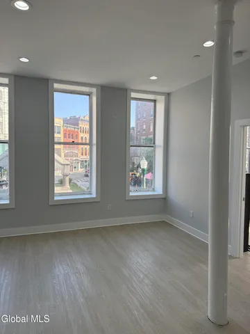 $1,650 | 5 Broadway, Unit 204, Troy, NY 12180