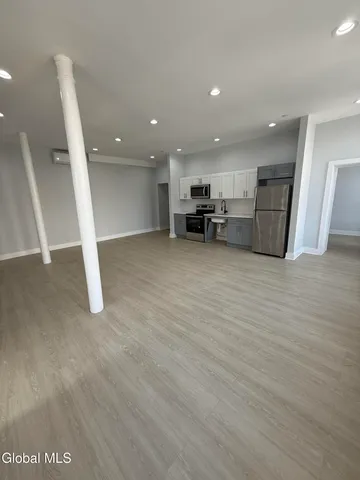 $1,650 | 5 Broadway, Unit 204, Troy, NY 12180