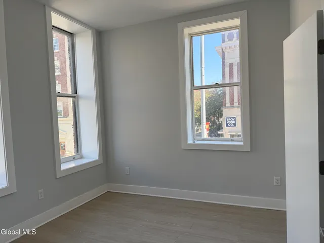 $1,650 | 5 Broadway, Unit 204, Troy, NY 12180