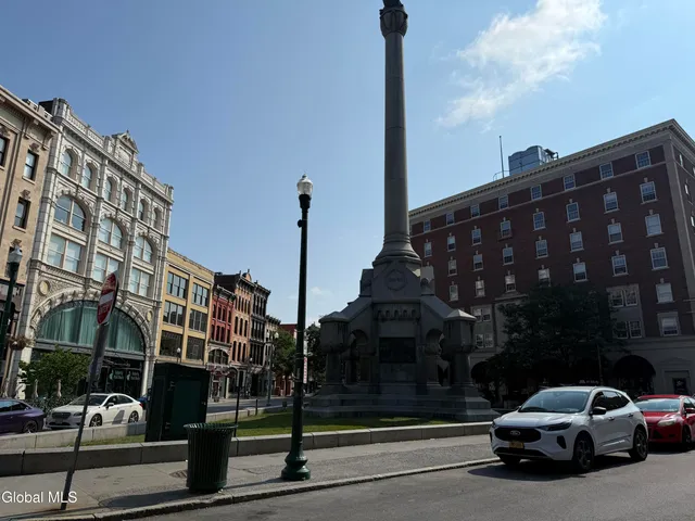 $1,650 | 5 Broadway, Unit 204, Troy, NY 12180