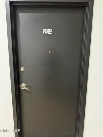 $1,650 | 5 Broadway, Unit 204, Troy, NY 12180