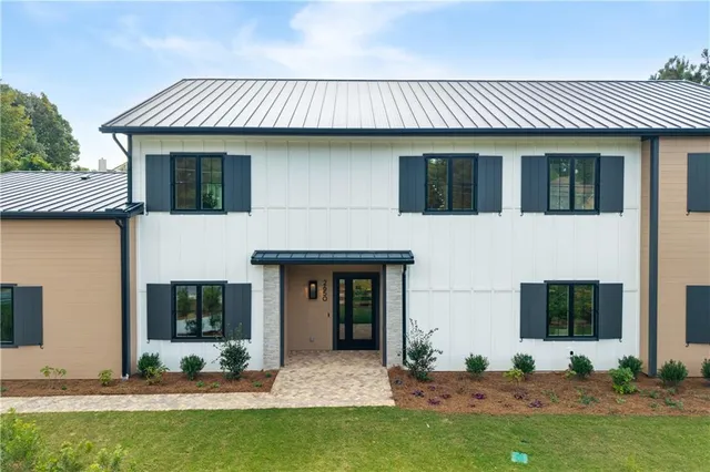 $2,300,000 | 2650 Roswell Road, Marietta, GA 30068