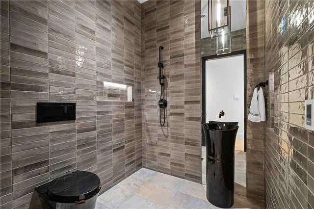 $2,300,000 | 2650 Roswell Road, Marietta, GA 30068