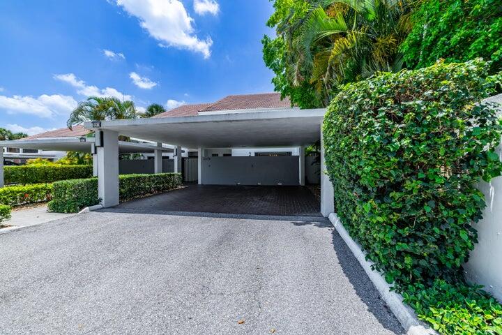 2517 Presidential Way, Unit B West Palm Beach, FL 33401 - Photo 35 of 45 front view of a house with a yard