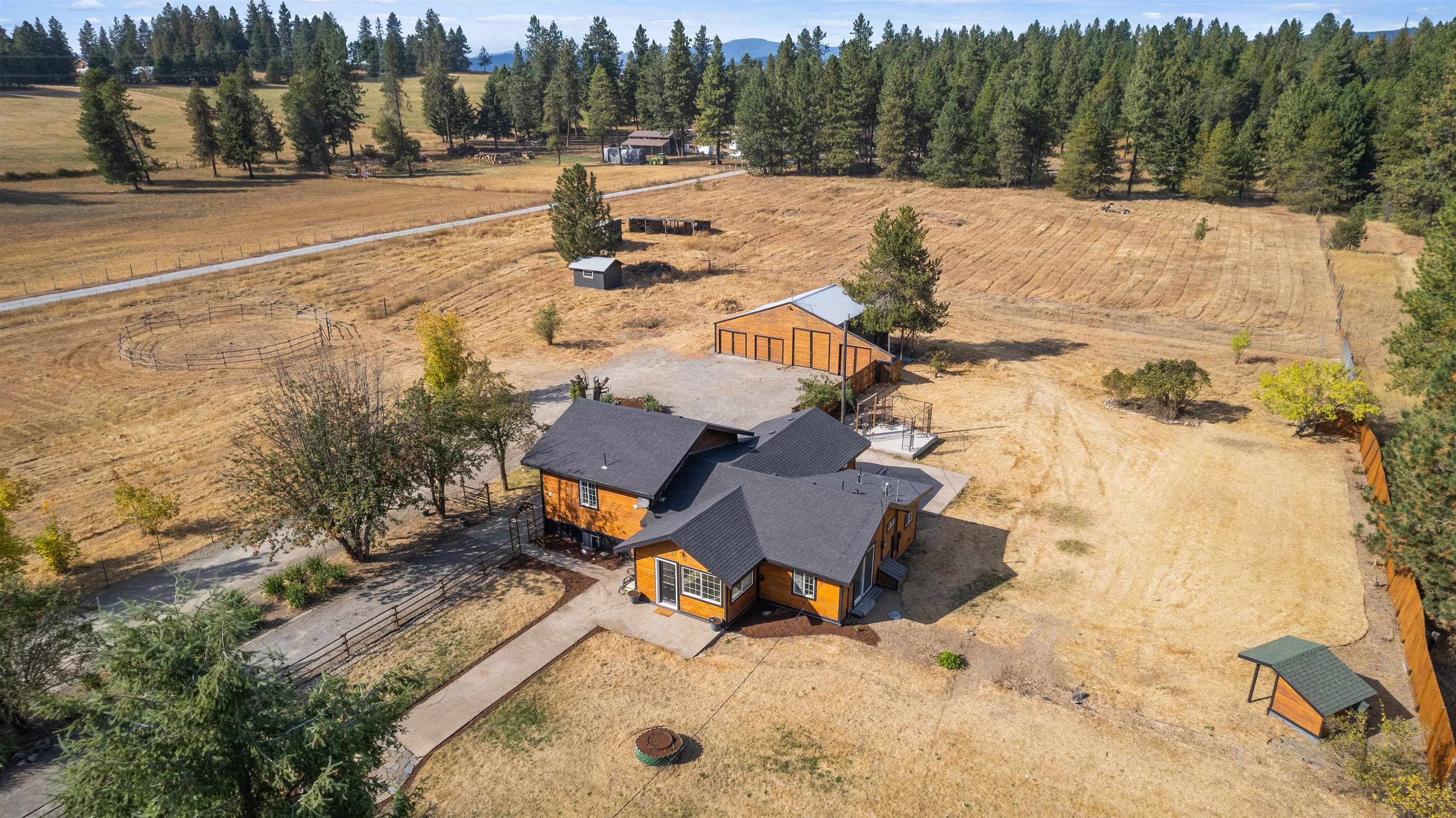 8819 East Bridges Road Elk, WA 99009 - Photo 1 of 43