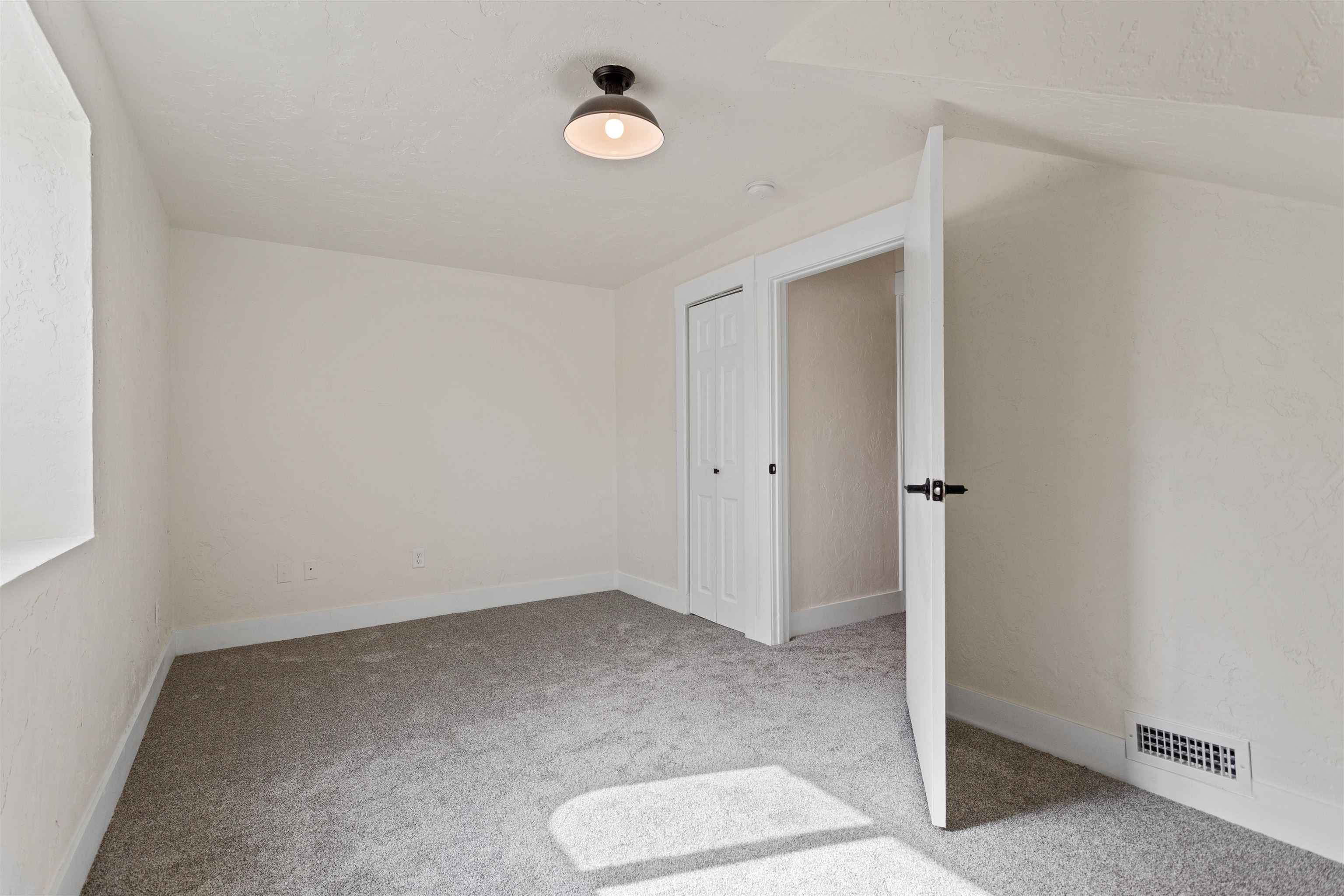 8819 East Bridges Road Elk, WA 99009 - Photo 20 of 43
