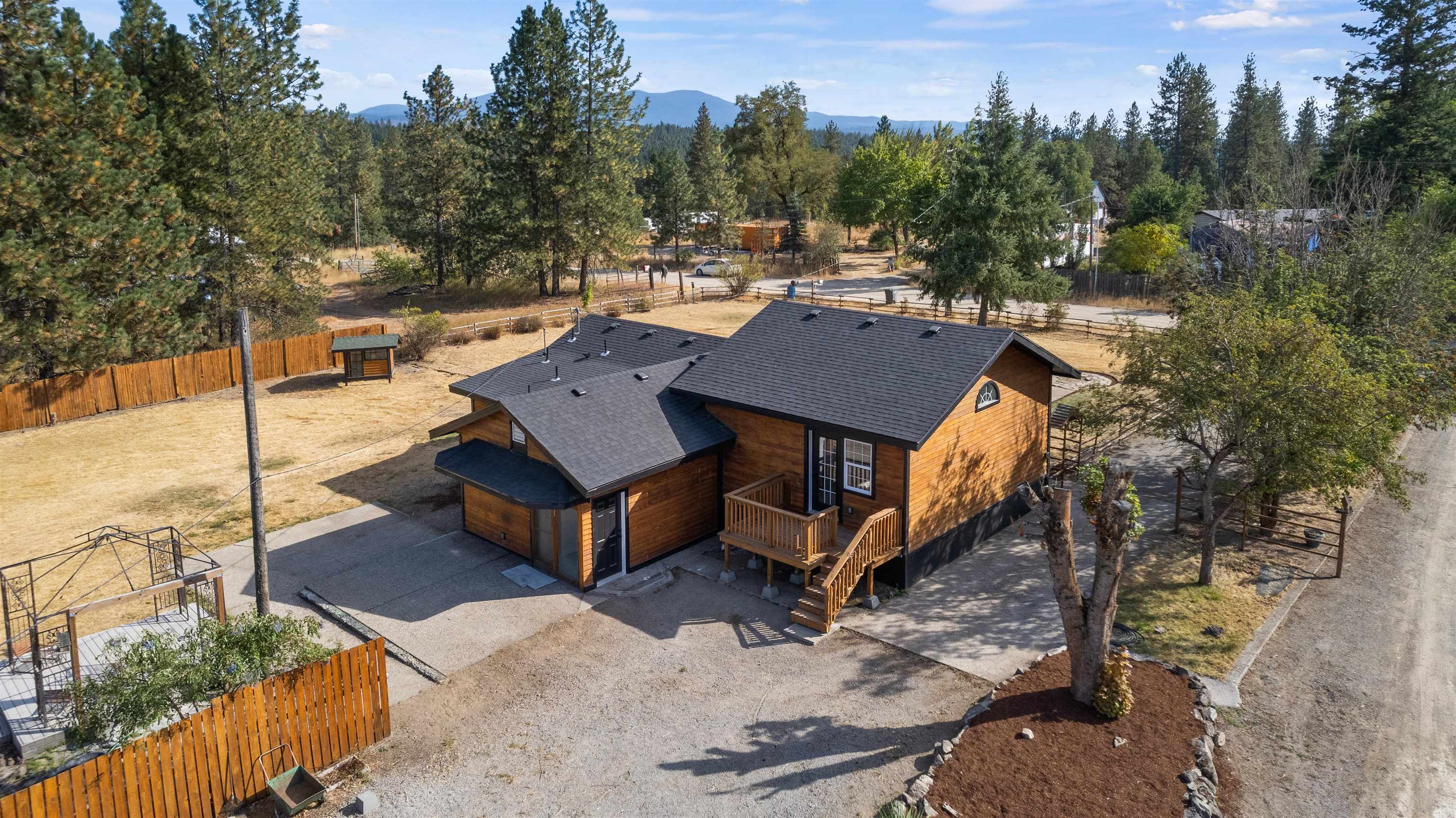 8819 East Bridges Road Elk, WA 99009 - Photo 31 of 43