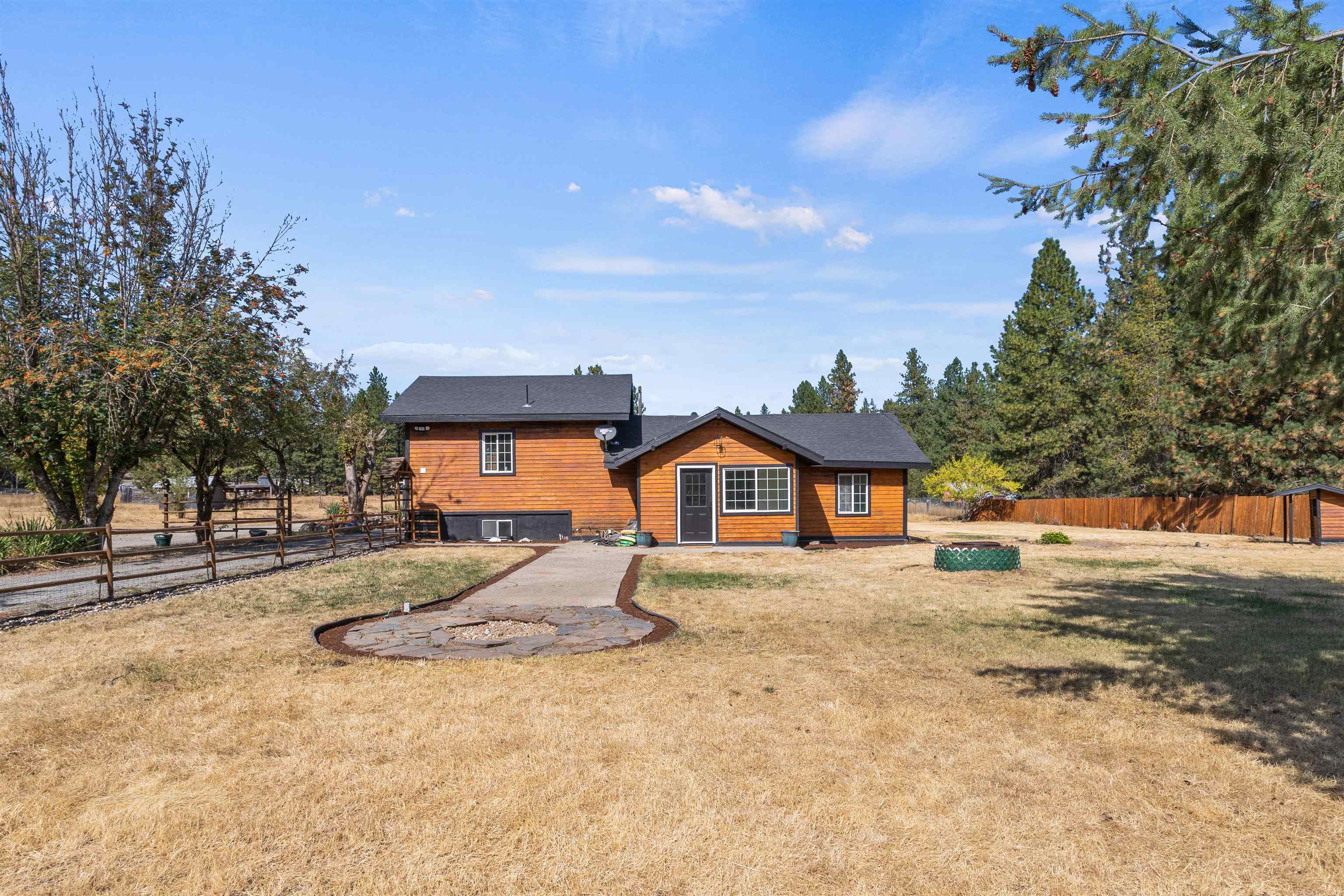 8819 East Bridges Road Elk, WA 99009 - Photo 4 of 43