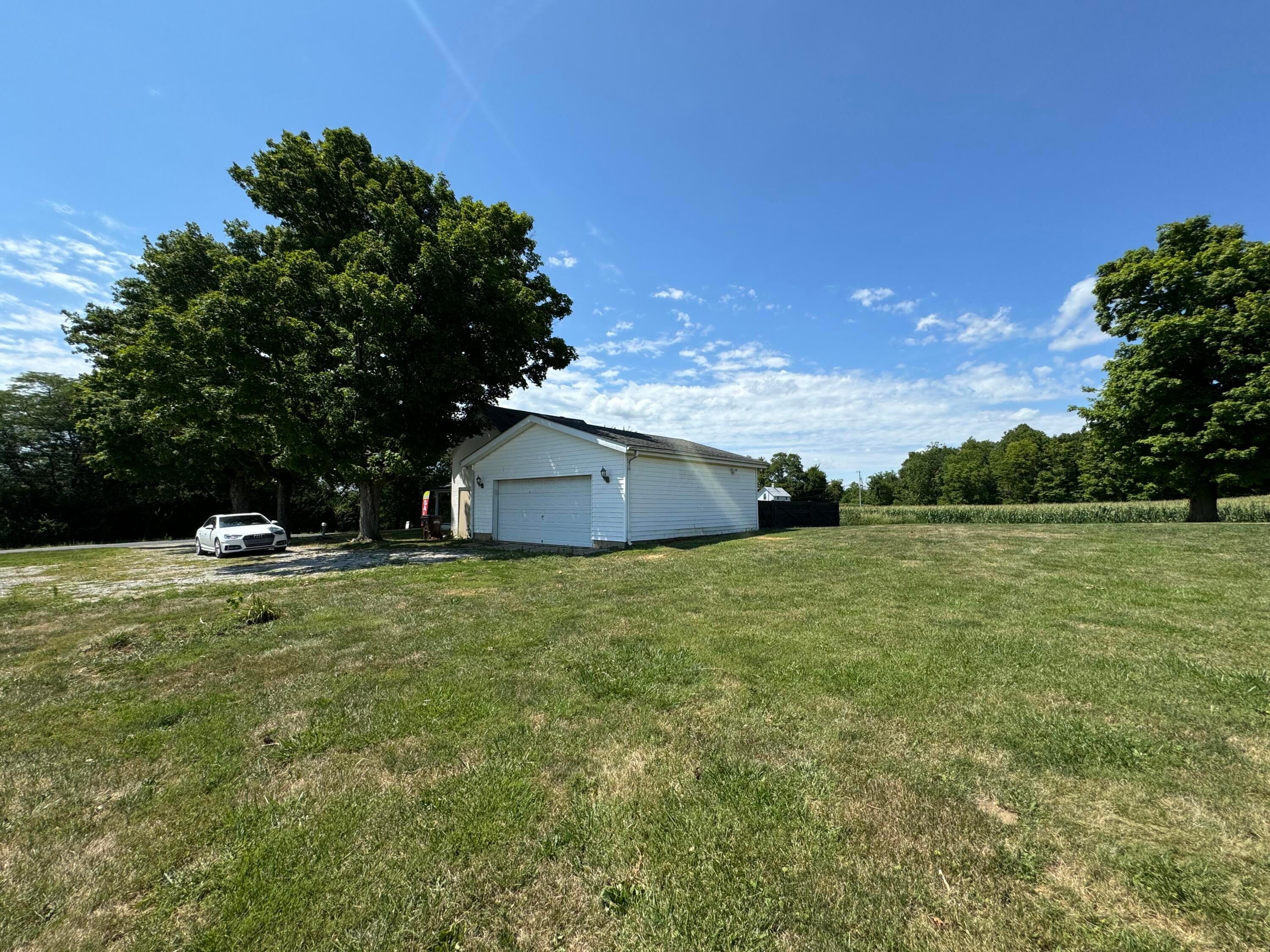 9580 Dozer Road Southwest Stoutsville, OH 43154 - Photo 41 of 44 Attached Garage