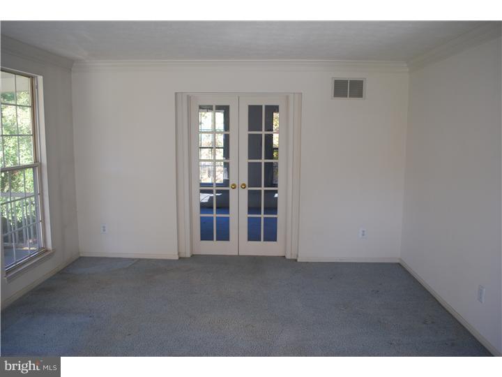 222 Rhett Drive Newark, DE 19702 - Photo 11 of 23 Family Room