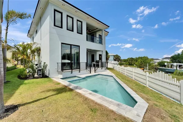 $1,449,000 | 6520 Simone Shores Circle, Apollo Beach, FL 33572